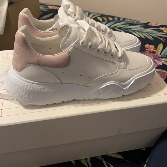 Oversized Court Sneakers - Picture 3 of 5